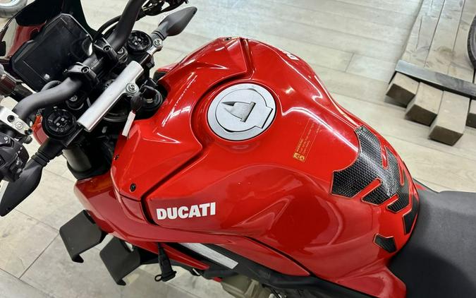 2024 Ducati Streetfighter V4 Red