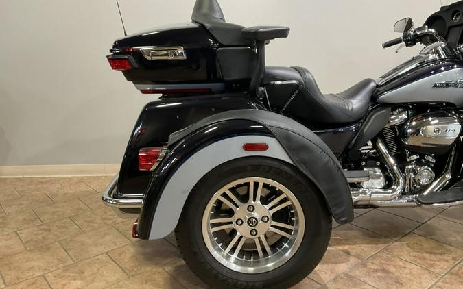 2020 Harley-Davidson® FLHTCUTG Tri Glide® Ultra Midnight Blue/Barracuda Silver
