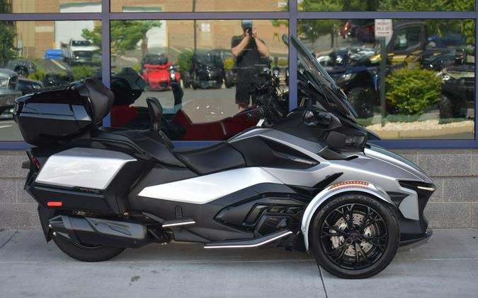 2023 Can-Am® Spyder RT Limited Dark Wheels