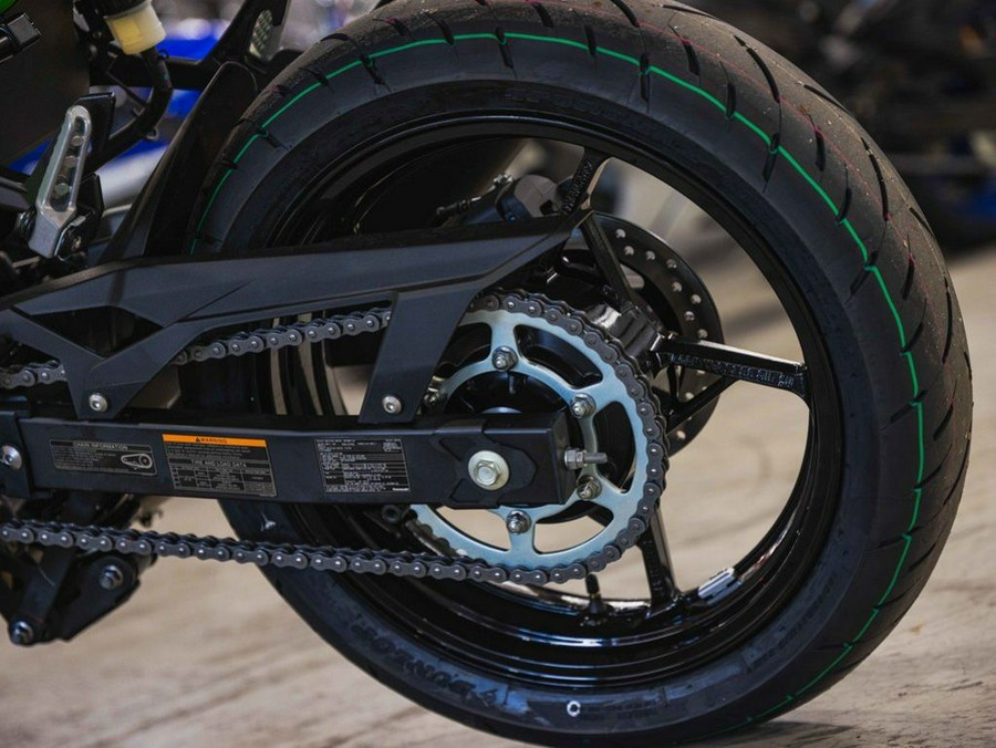 2026 Kawasaki Ninja® 500 Base