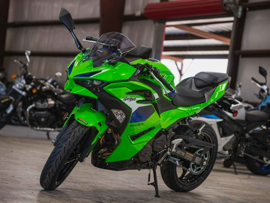 2026 Kawasaki Ninja® 500 Base