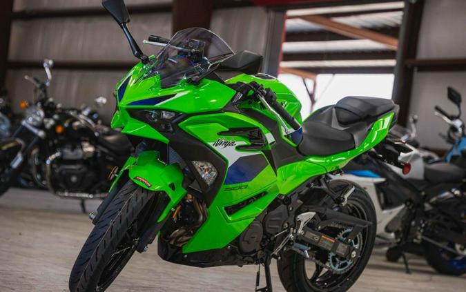 2026 Kawasaki Ninja® 500 Base