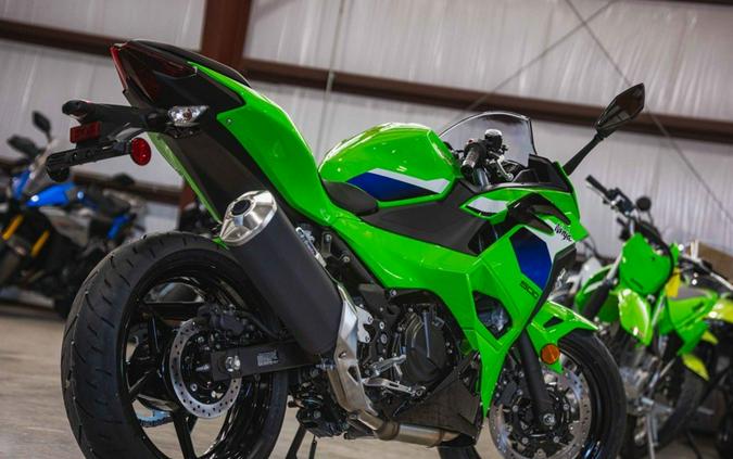 2026 Kawasaki Ninja® 500 Base