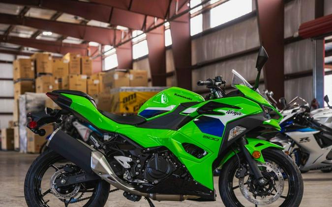 2026 Kawasaki Ninja® 500 Base