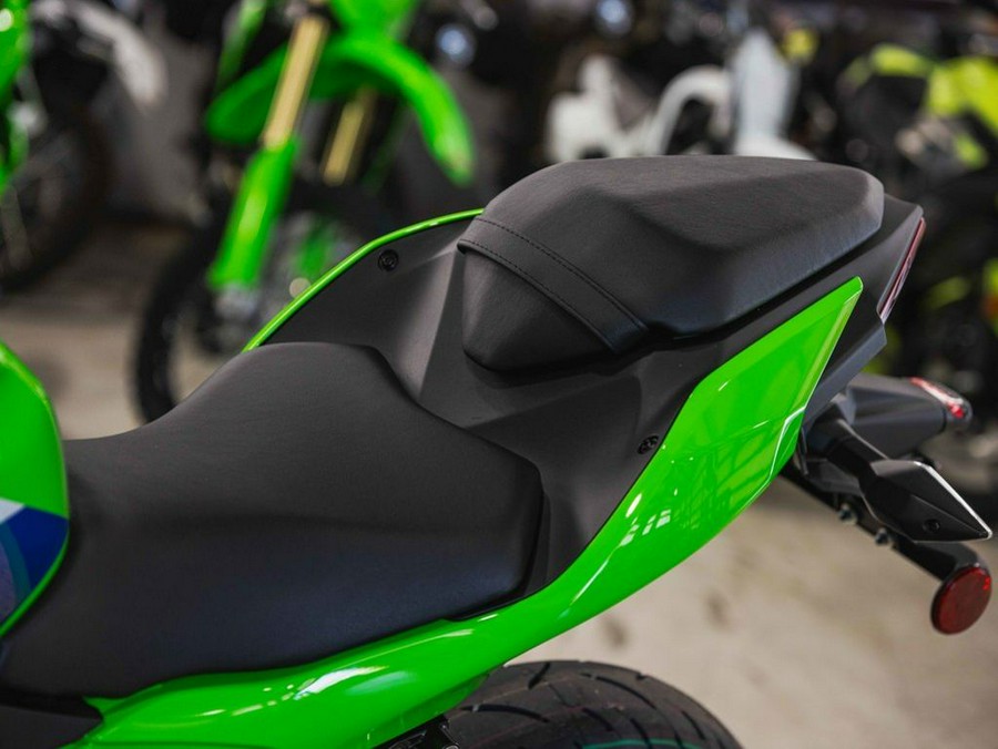 2026 Kawasaki Ninja® 500 Base
