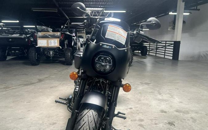 2026 Indian Motorcycle® Sport Chief RT Black Smoke