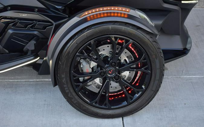 2023 Can-Am® Spyder RT Limited Dark Wheels