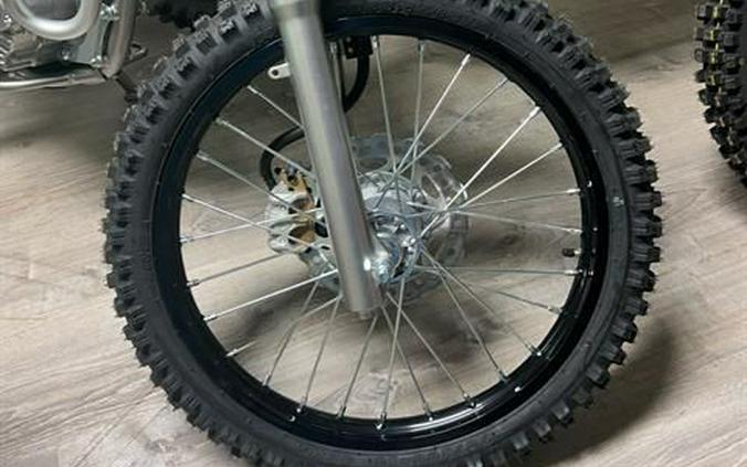 2026 Kawasaki KLX® 140R L