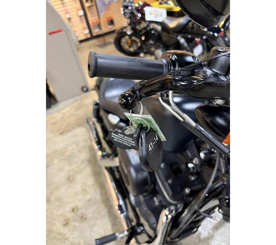 2014 Harley-Davidson® XL883N - Sportster® Iron 883™