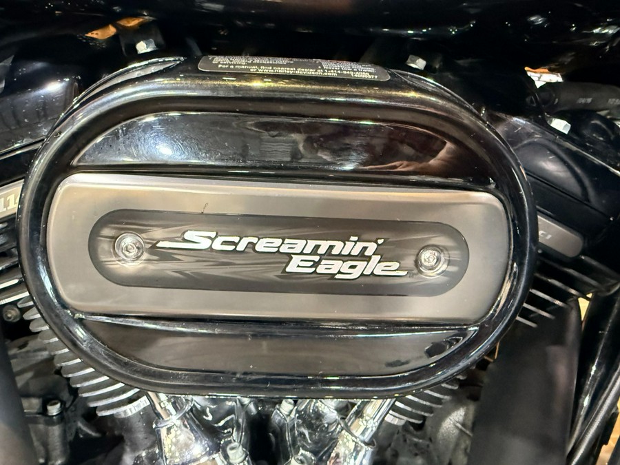 2017 Harley-Davidson CVO™ Street Glide®