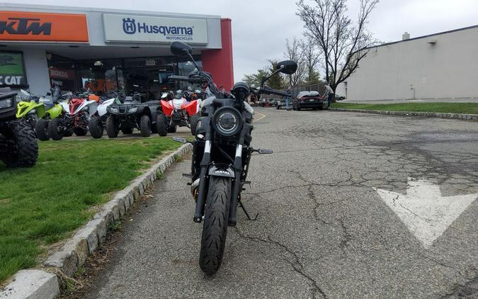 2025 Yamaha XSR700