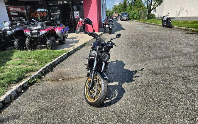 2025 Yamaha XSR700
