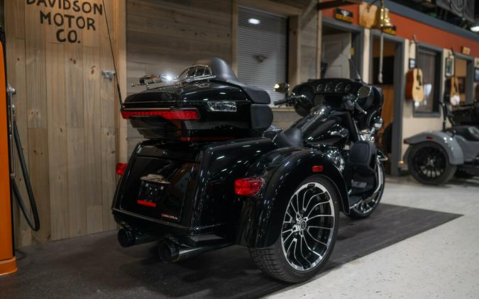 2025 Tri Glide Ultra (FLHTCUTG)
