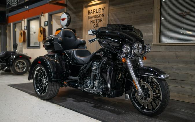2025 Tri Glide Ultra (FLHTCUTG)