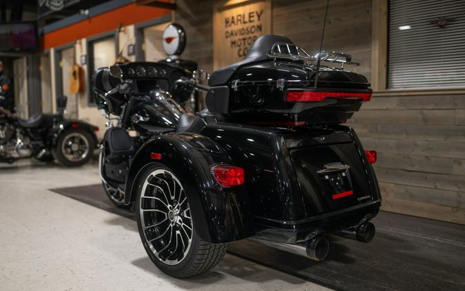 2025 Tri Glide Ultra (FLHTCUTG)