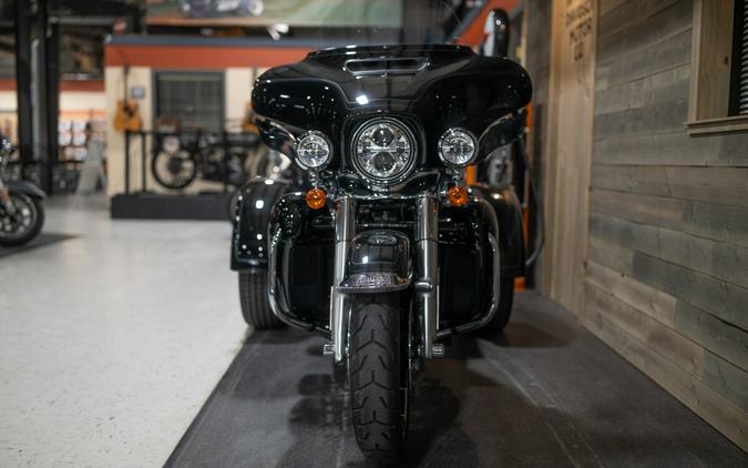 2025 Tri Glide Ultra (FLHTCUTG)