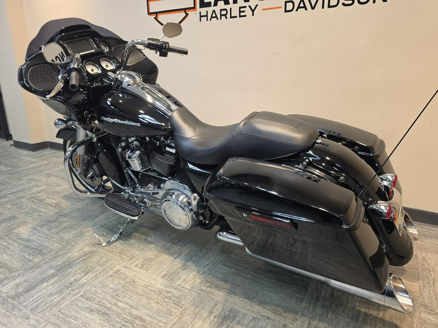 2017 Harley-Davidson® Road Glide® Special Vivid Black FLTRXS
