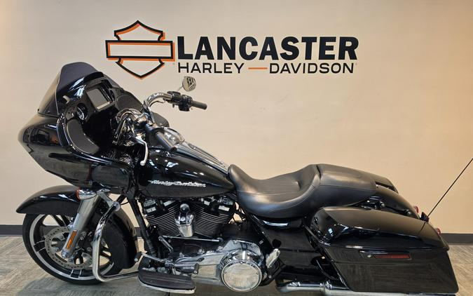2017 Harley-Davidson® Road Glide® Special Vivid Black FLTRXS