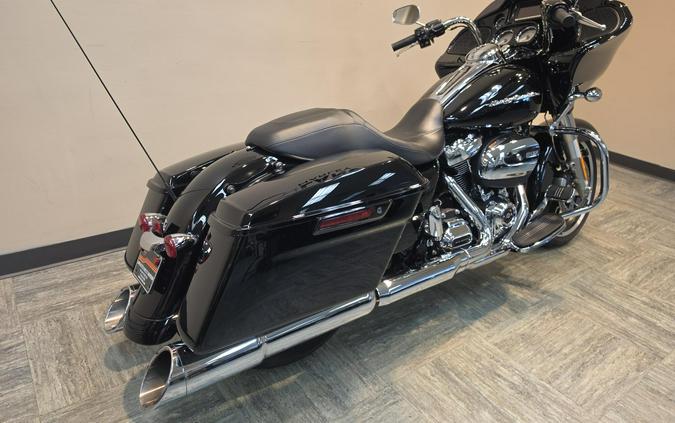 2017 Harley-Davidson® Road Glide® Special Vivid Black FLTRXS