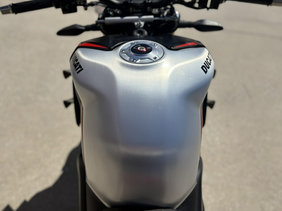 2022 Ducati STREETFIGHTER V4S