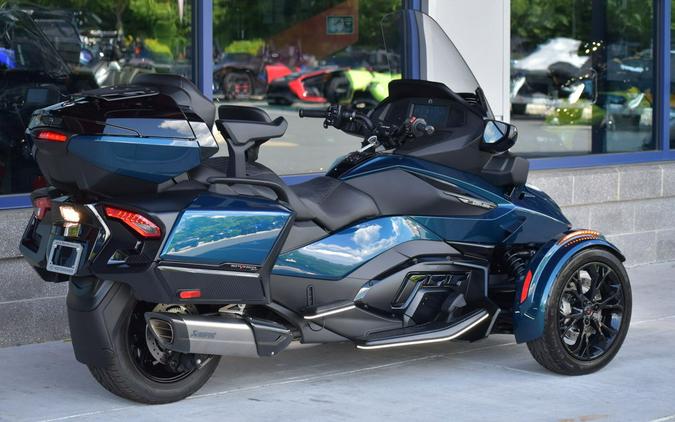 2023 Can-Am® Spyder RT Limited Dark Wheels