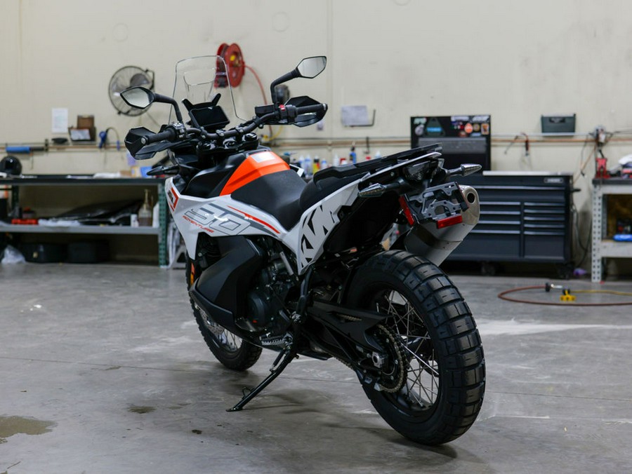 2024 KTM Adventure 790