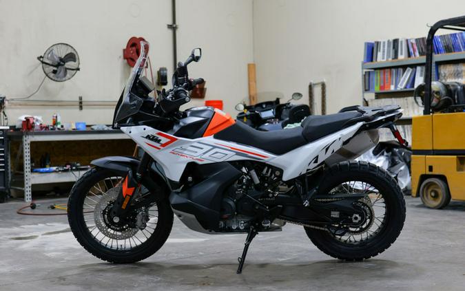 2024 KTM Adventure 790