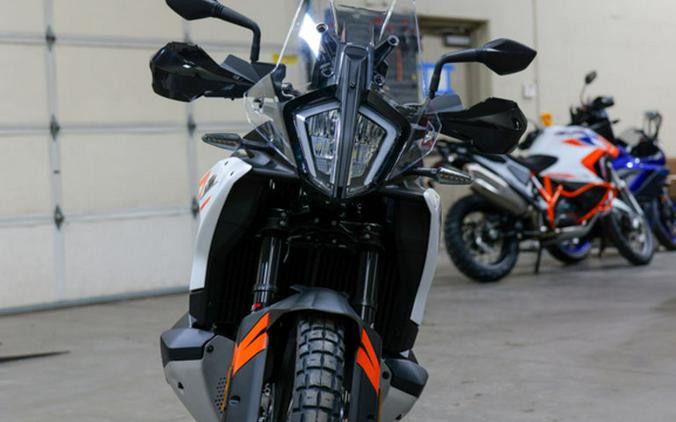 2024 KTM Adventure 790