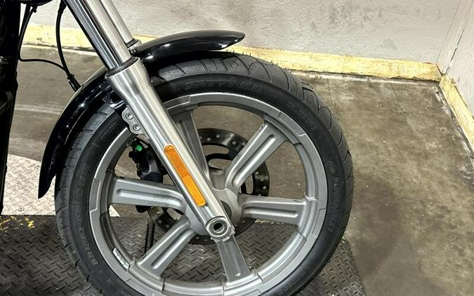 Harley-Davidson® Softail® Standard 2023 FXST 026279A BLACK