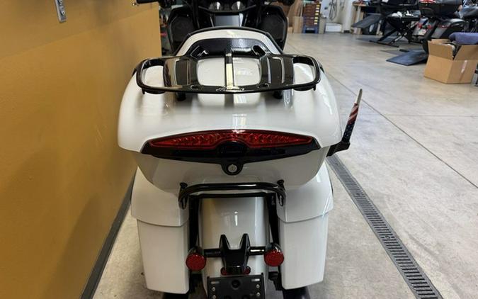 2022 Indian Pursuit Dark Horse With Premium Package Icon Pearl White/Black Metallic