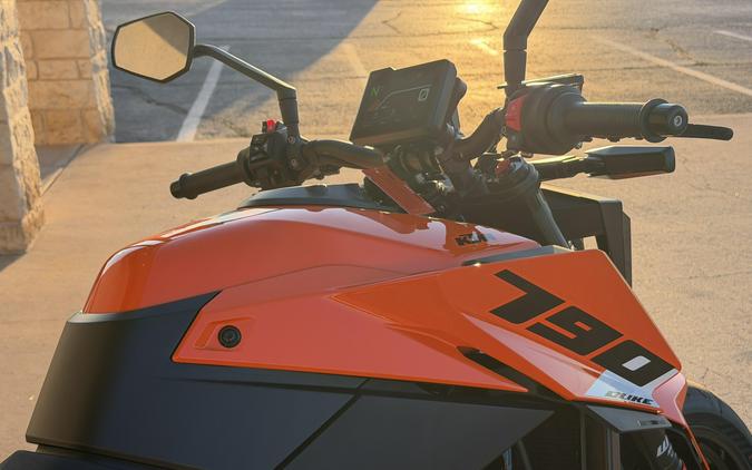 2027 KTM 790 DUKE