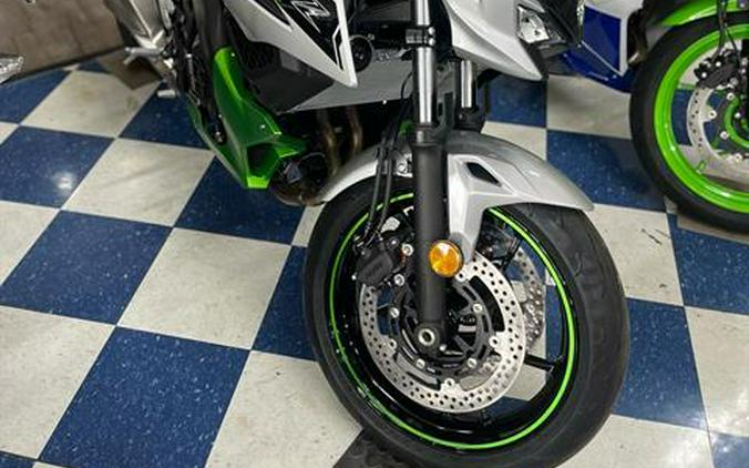 2024 Kawasaki Z7 Hybrid ABS