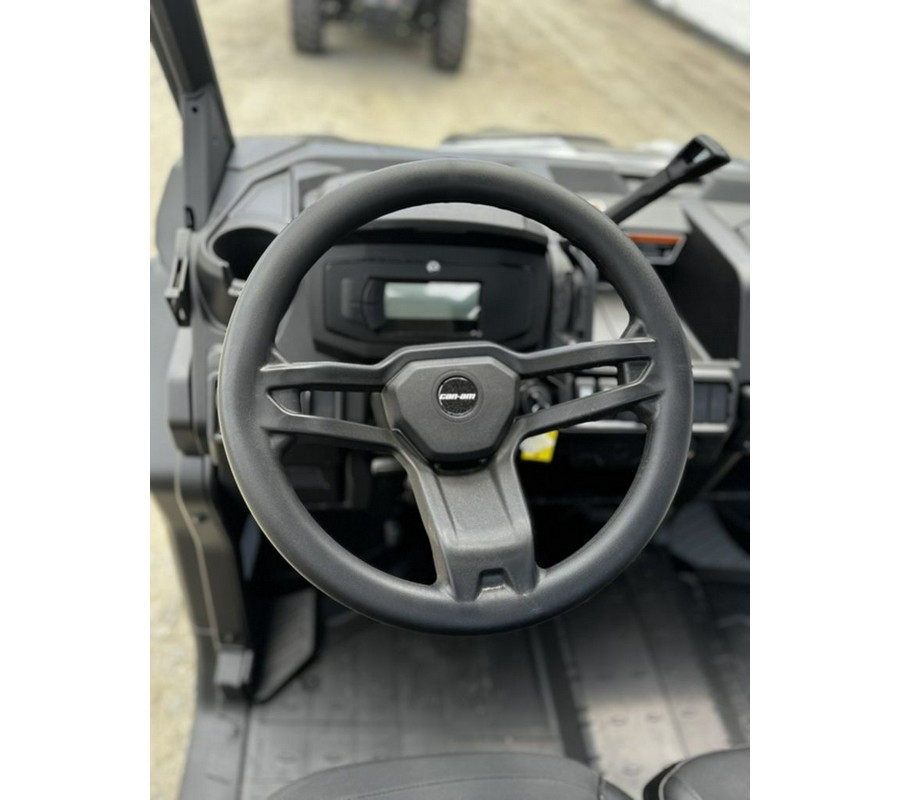 2024 Can-Am™ Defender XT HD10