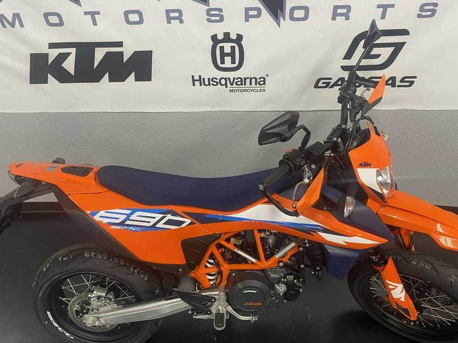 2024 KTM 690 SMC R