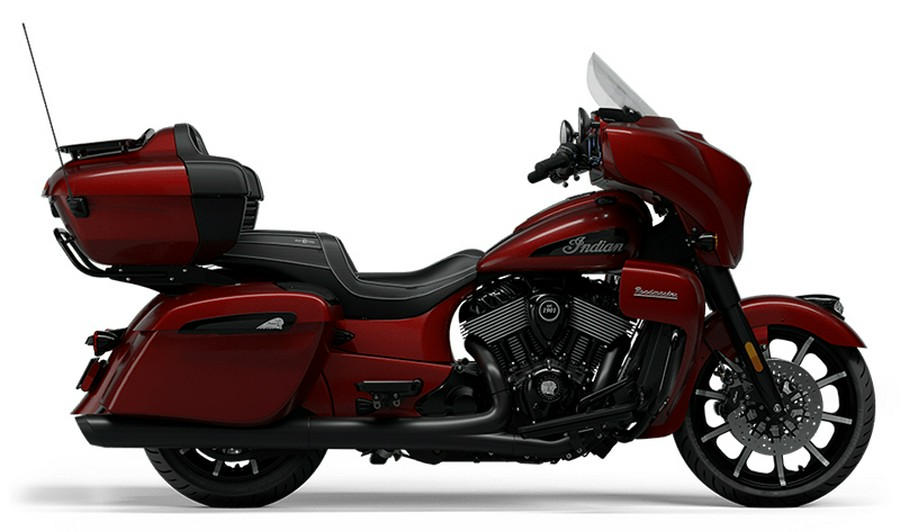 2024 Indian Roadmaster® Dark Horse® with PowerBand Audio Package