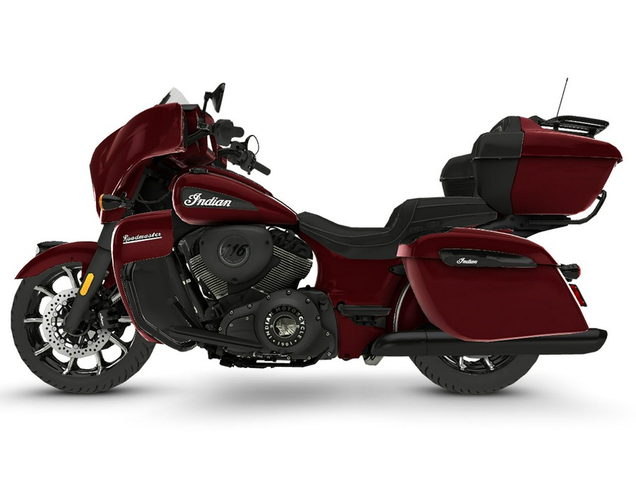 2024 Indian Roadmaster® Dark Horse® with PowerBand Audio Package