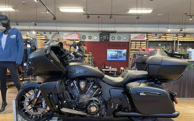 2024 Indian Motorcycle® Pursuit® Dark Horse® with PowerBand Audio Package Black Smoke