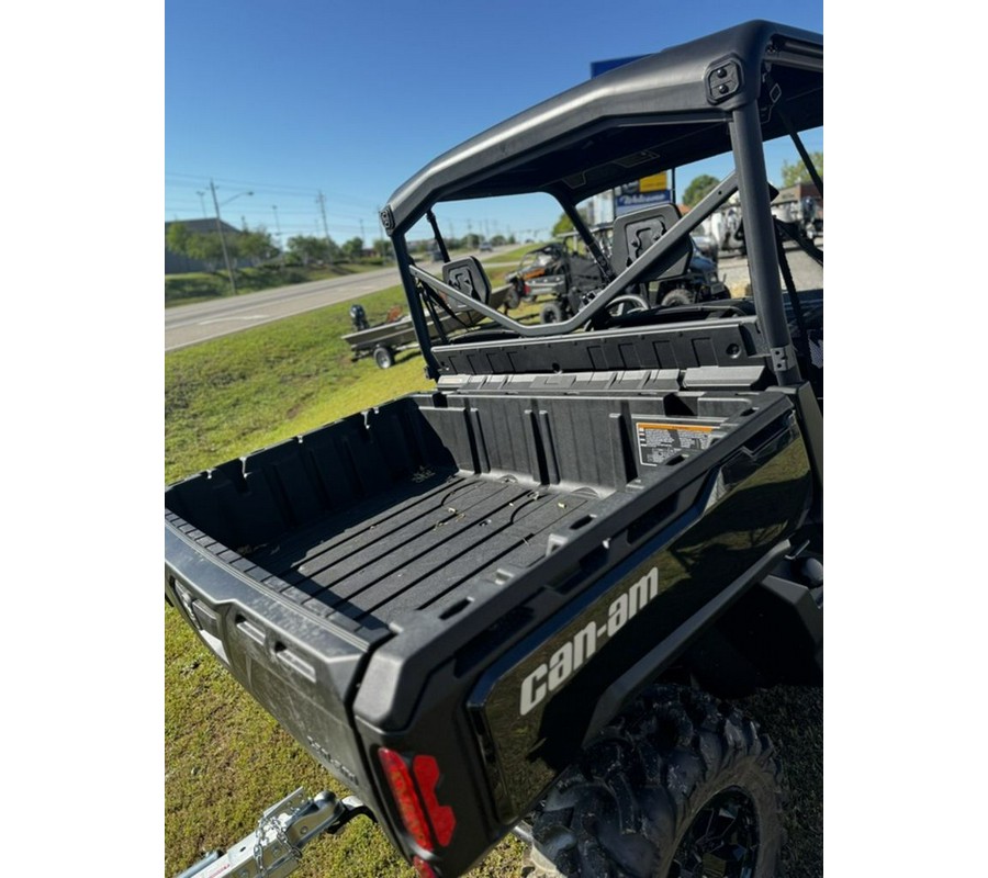 2024 Can-Am™ Defender XT HD10