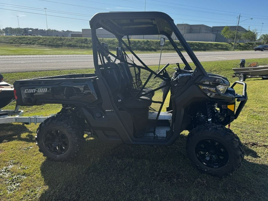 2024 Can-Am™ Defender XT HD10