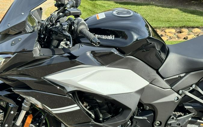 2025 Kawasaki Ninja® 1100SX ABS
