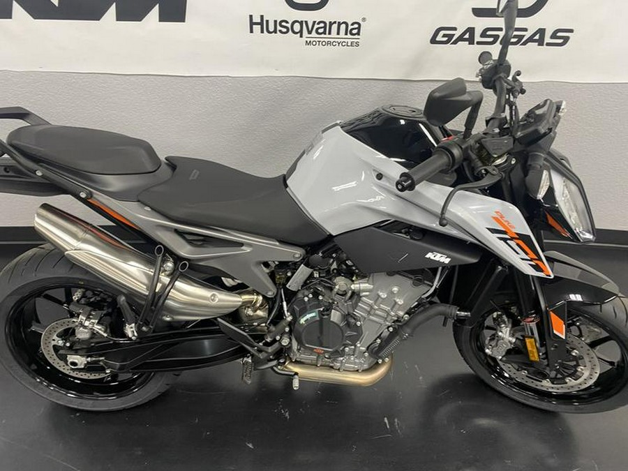 2024 KTM 790 Duke