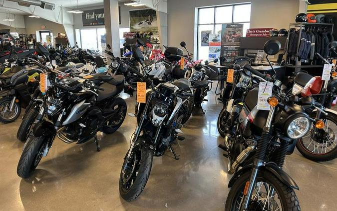 2019 Triumph Bonneville Bobber Black Matt Jet Black