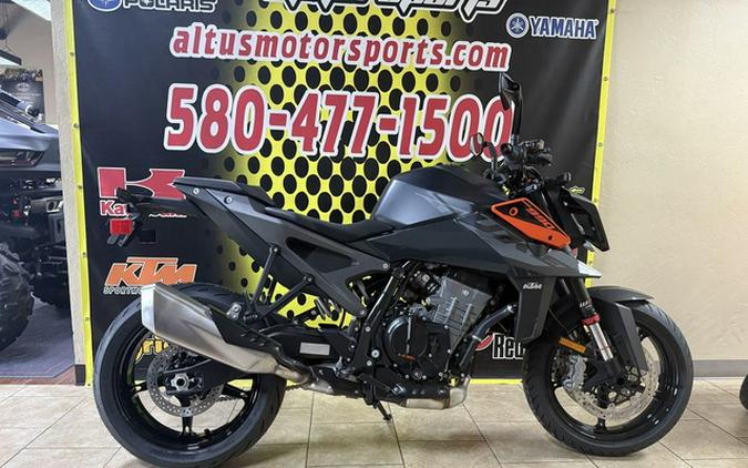 2024 KTM Duke 990