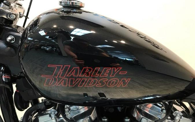 2024 Harley-Davidson® Softail® Standard Vivid Black