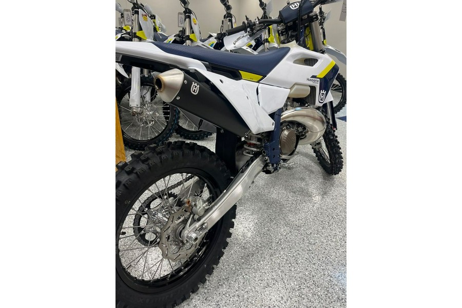 2025 Husqvarna Motorcycles TE 300