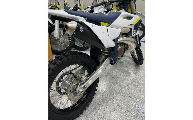 2025 Husqvarna Motorcycles TE 300