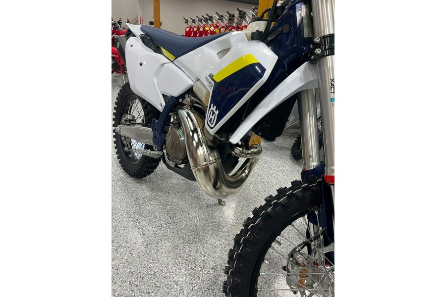 2025 Husqvarna Motorcycles TE 300