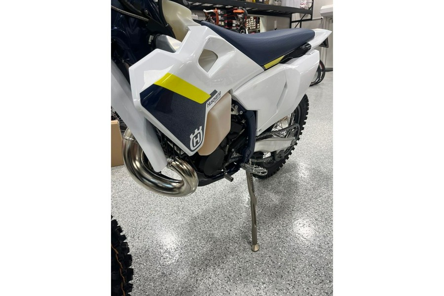 2025 Husqvarna Motorcycles TE 300