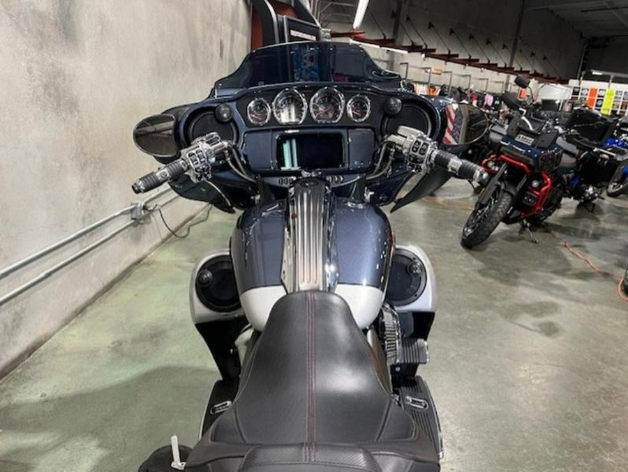 2019 Harley-Davidson® FLHXSE - CVO™ Street Glide®