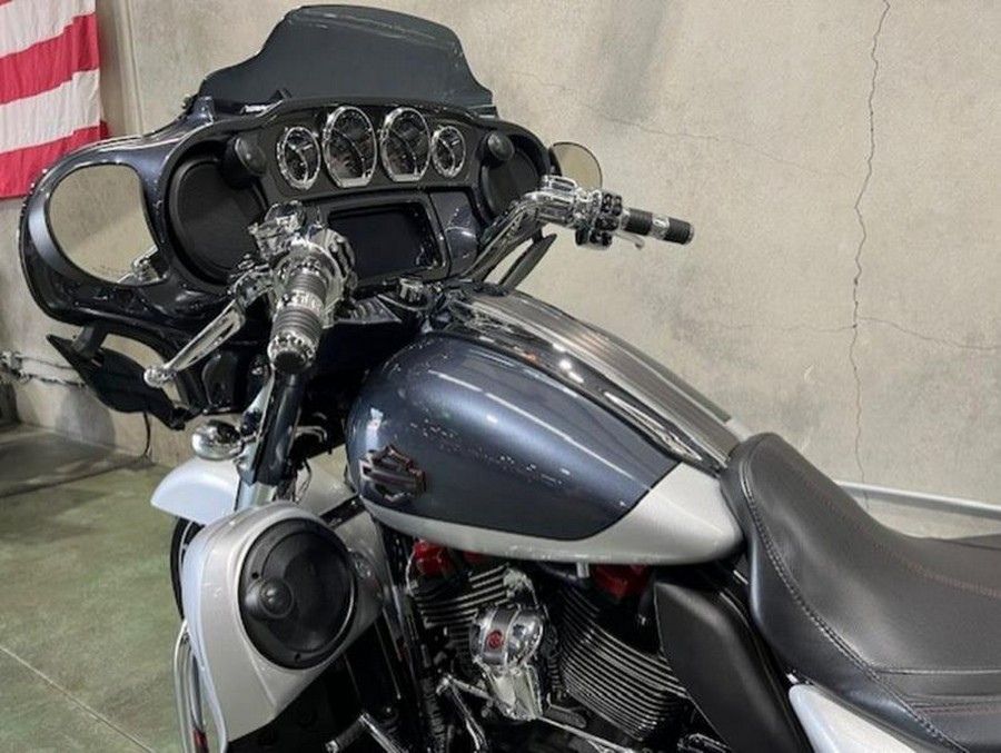 2019 Harley-Davidson® FLHXSE - CVO™ Street Glide®